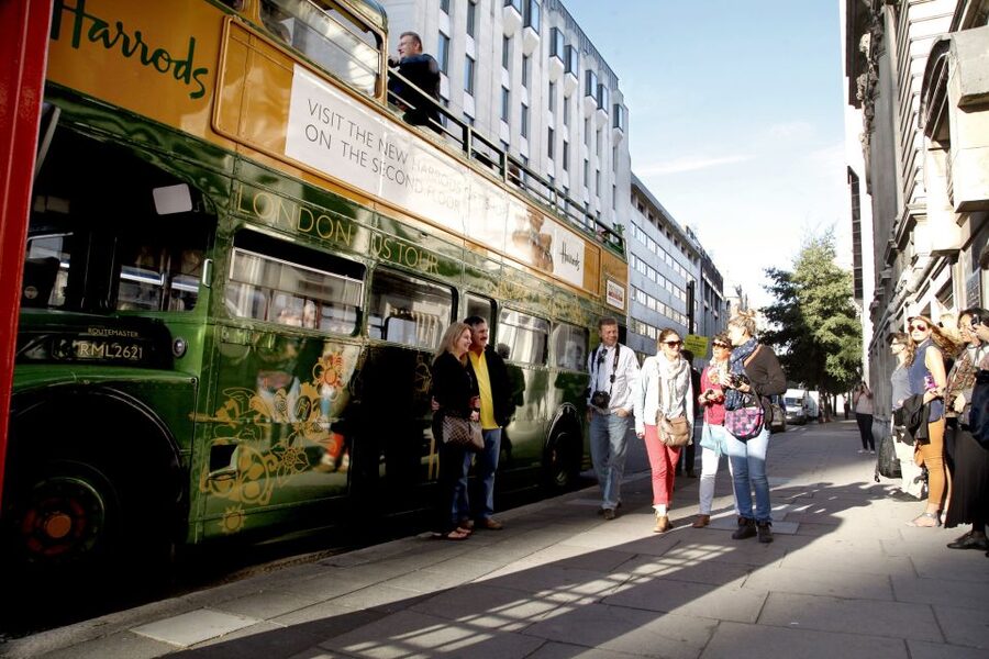 Vintage Double Decker Bus Tour & Thames River Cruise - Open-top Comfort and Your Guide’s Role on the Bus