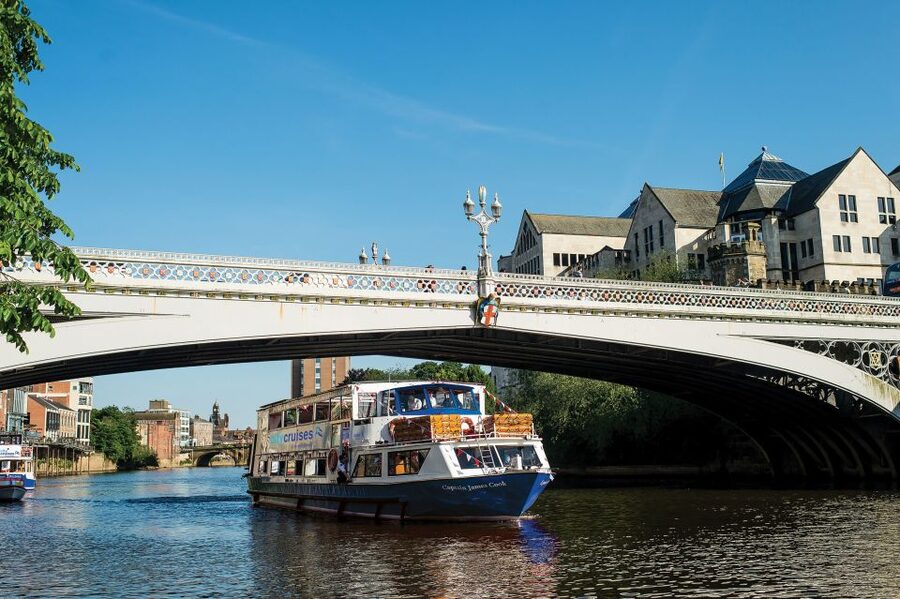 York: Daytime Sightseeing Boat Cruise with Live Commentary - Value for Money: Why This Often Works Better Than a Big Tour